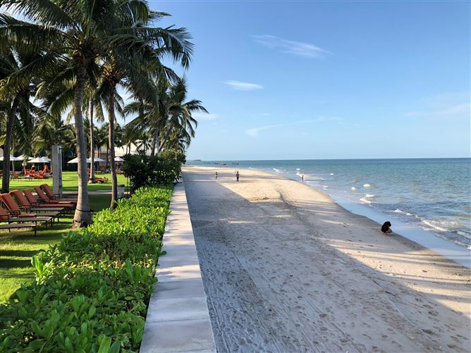 Beach Paradise,Tambon Cha-am, Phetchaburi, Thailand