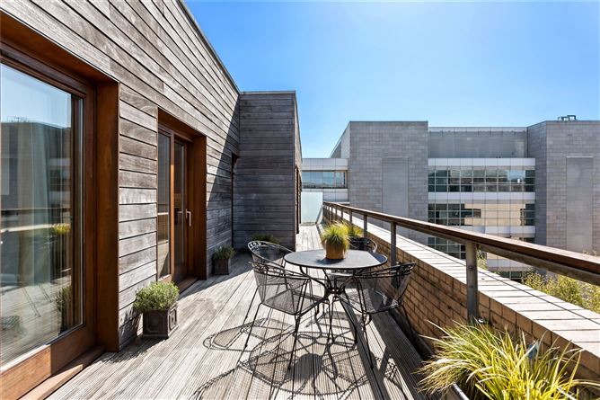 17 Block 8, Clarion Quay, IFSC, Dublin 1