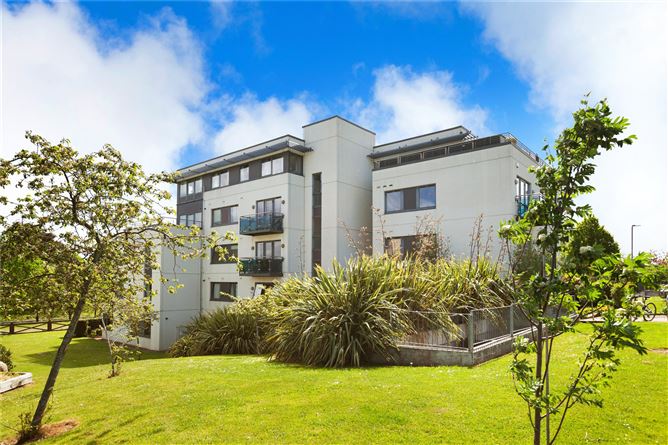 24 Mercer House, Brennanstown Square, Cabinteely, Dublin 18