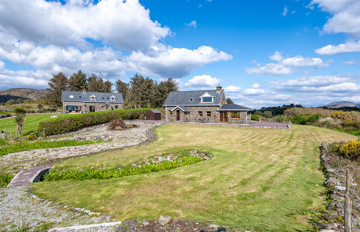 Carrig Fada House, 2 Rossmore Island, Tahilla, Sneem, Co. Kerry Carrig Fada House, 2 Rossmore Island, Tahilla, Sneem, Co. Kerry