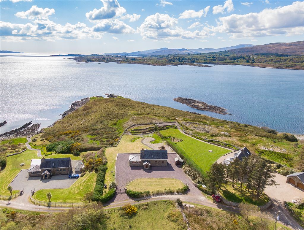Carrig Fada House, 2 Rossmore Island, Tahilla, Sneem, Co. Kerry Carrig Fada House, 2 Rossmore Island, Tahilla, Sneem, Co. Kerry