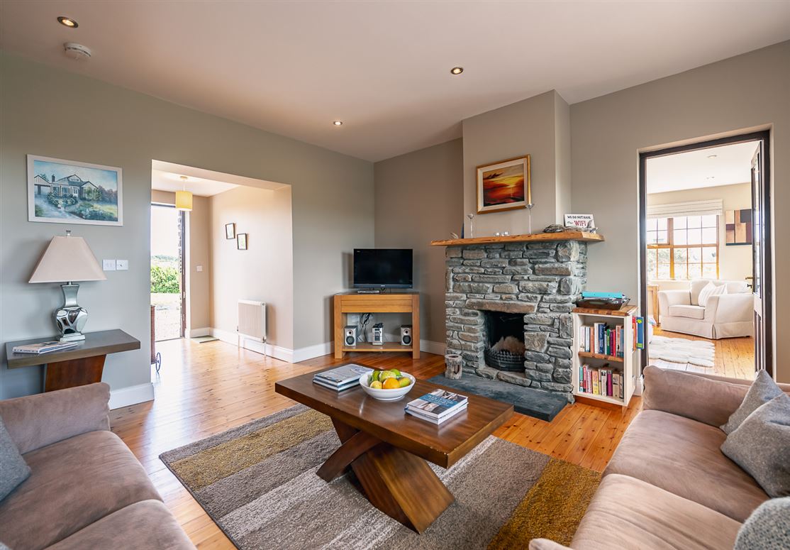 Carrig Fada House, 2 Rossmore Island, Tahilla, Sneem, Co. Kerry Carrig Fada House, 2 Rossmore Island, Tahilla, Sneem, Co. Kerry