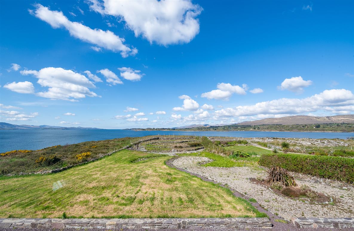 Carrig Fada House, 2 Rossmore Island, Tahilla, Sneem, Co. Kerry Carrig Fada House, 2 Rossmore Island, Tahilla, Sneem, Co. Kerry