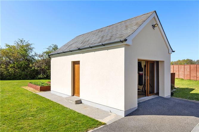 https://photos-a.propertyimages.ie/media/6/5/1/4998156/bfa25386-e9bb-48ab-9487-20b142b3a2e7_l.jpg