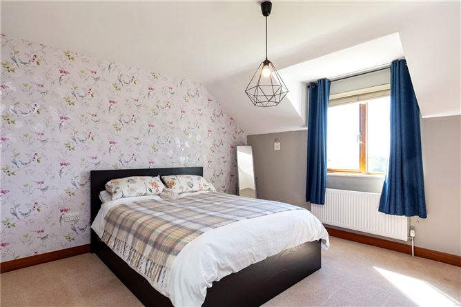 https://photos-a.propertyimages.ie/media/6/5/1/4998156/bfa25386-e9bb-48ab-9487-20b142b3a2e7_l.jpg