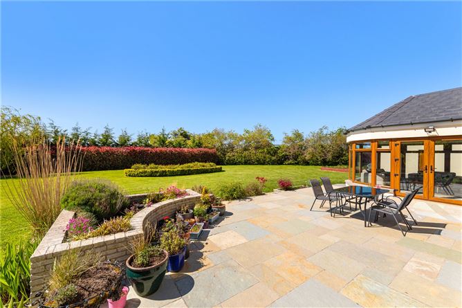 https://photos-a.propertyimages.ie/media/6/5/1/4998156/bfa25386-e9bb-48ab-9487-20b142b3a2e7_l.jpg
