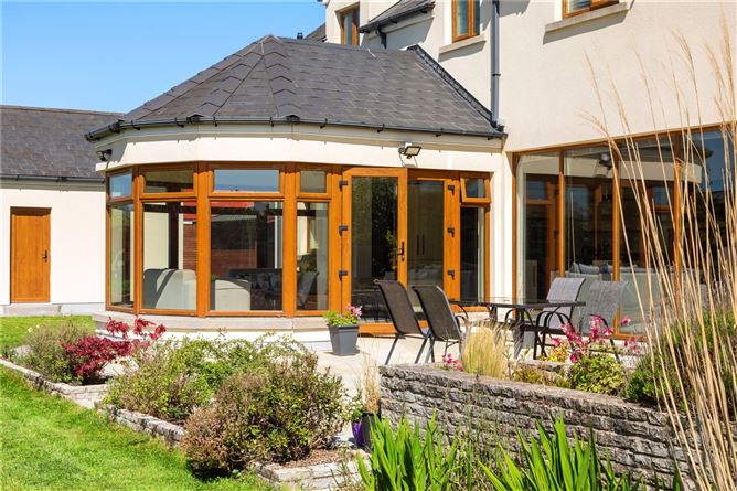 https://photos-a.propertyimages.ie/media/6/5/1/4998156/bfa25386-e9bb-48ab-9487-20b142b3a2e7_l.jpg