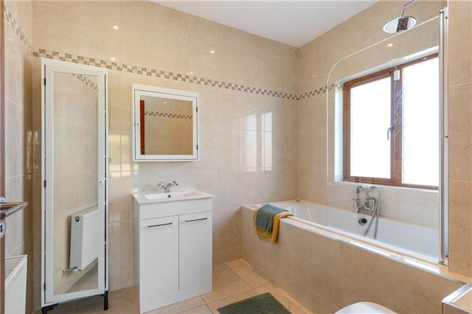 https://photos-a.propertyimages.ie/media/6/5/1/4998156/bfa25386-e9bb-48ab-9487-20b142b3a2e7_l.jpg