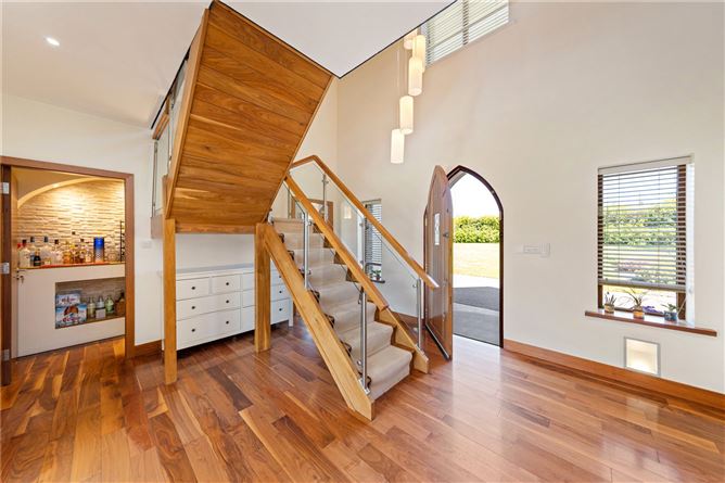 https://photos-a.propertyimages.ie/media/6/5/1/4998156/bfa25386-e9bb-48ab-9487-20b142b3a2e7_l.jpg