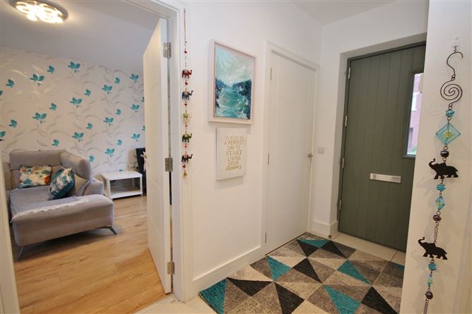 1 Shackleton Place, Lucan, Co. Dublin