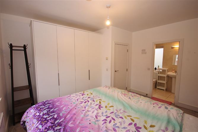 1 Shackleton Place, Lucan, Co. Dublin