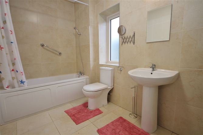 1 Shackleton Place, Lucan, Co. Dublin