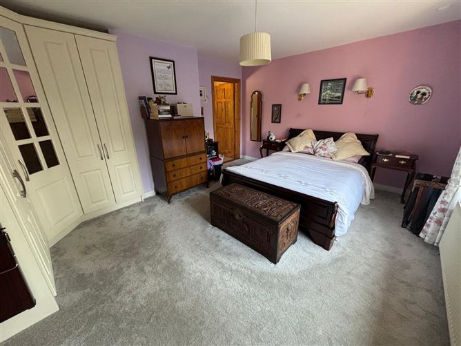 https://photos-a.propertyimages.ie/media/6/5/2/4947256/d330bd19-96fe-4182-b06c-edfc0a9003f0_l.jpg