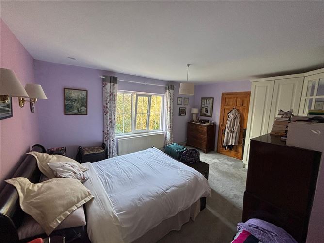 https://photos-a.propertyimages.ie/media/6/5/2/4947256/d330bd19-96fe-4182-b06c-edfc0a9003f0_l.jpg