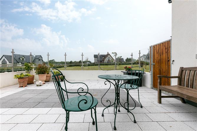 4 Lakeview, Broadway, Our Ladys Island, Co. Wexford