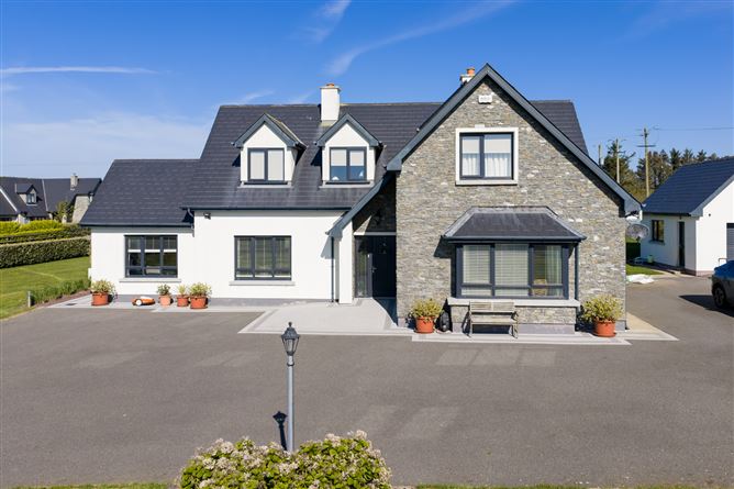 4 Lakeview, Broadway, Our Ladys Island, Co. Wexford