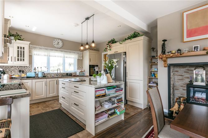 4 Lakeview, Broadway, Our Ladys Island, Co. Wexford