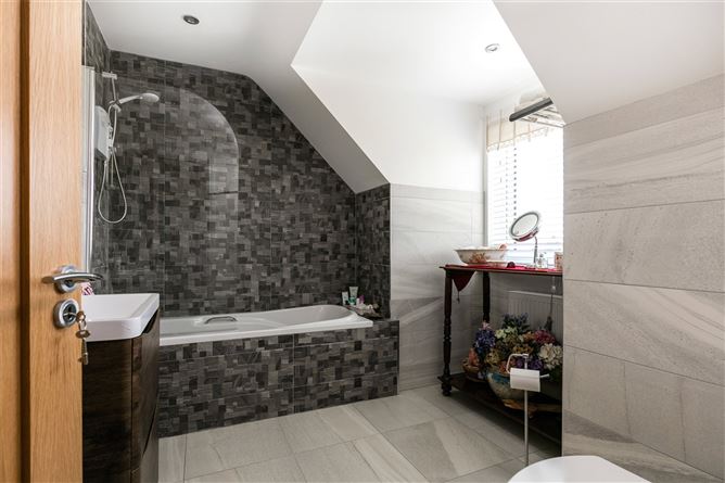 4 Lakeview, Broadway, Our Ladys Island, Co. Wexford