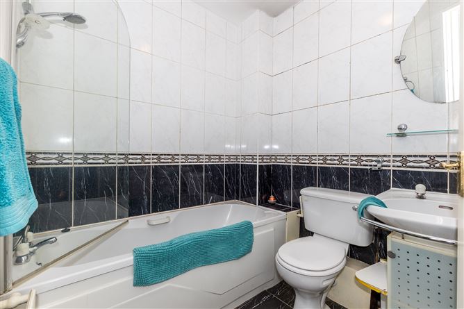 17 Castleview Grove, Swords, County Dublin