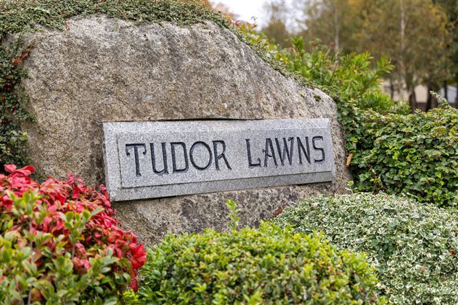 104 Tudor Lawns, Foxrock, Dublin 18