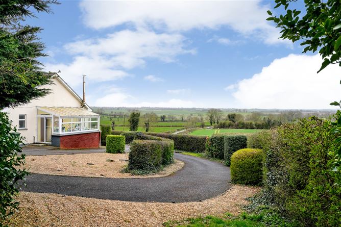 Robins Nest, Lobinstown, Navan, County Meath