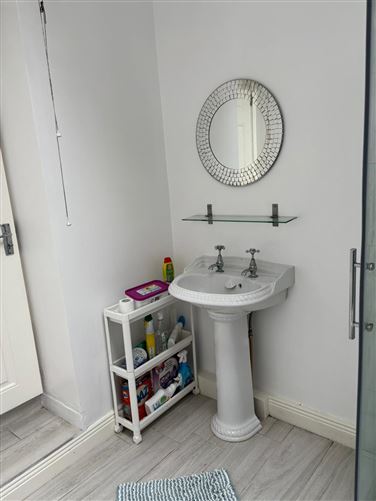 https://photos-a.propertyimages.ie/media/6/5/3/5000356/f6fb5b72-ad4a-445c-b146-b515b2f5a836_l.jpg