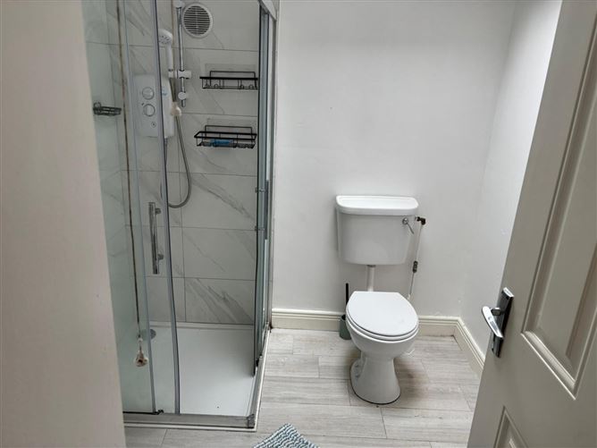 https://photos-a.propertyimages.ie/media/6/5/3/5000356/f6fb5b72-ad4a-445c-b146-b515b2f5a836_l.jpg