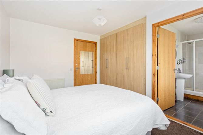4 Castlegate Square, Adamstown, Lucan, Dublin