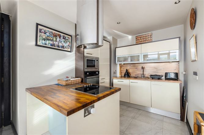 Photo 3 of 12 — 607 One Beacon, Beacon Court, Dublin 18