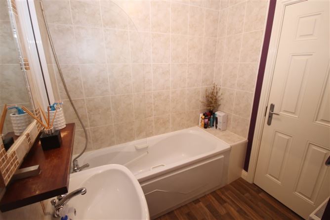 102 Carrig Court, Citywest, Dublin 24
