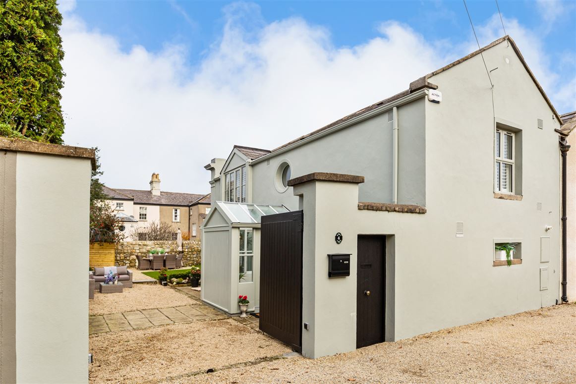 4 Vesey Mews, Monkstown, Co. Dublin Sherry FitzGerald Dun Laoghaire