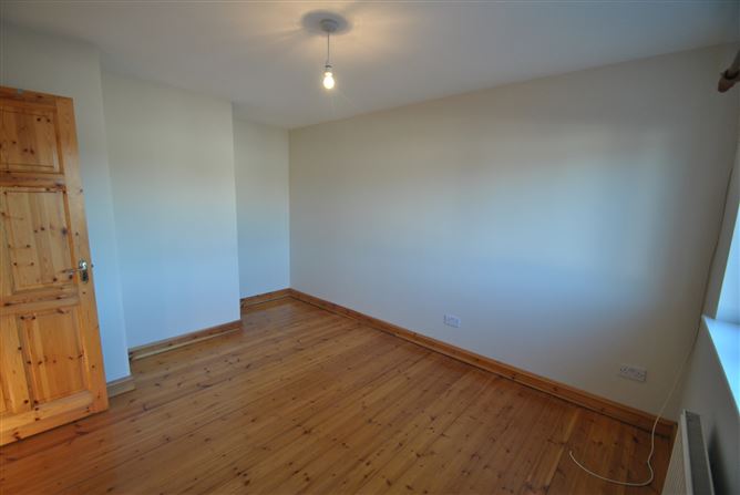 18 Rossmore, Roscrea, Co. Tipperary