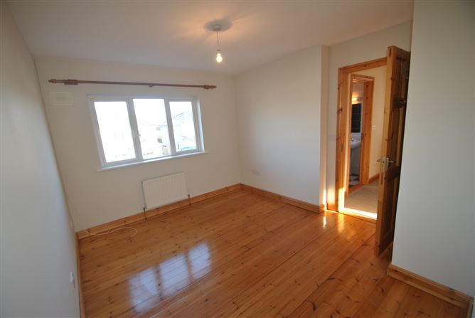 18 Rossmore, Roscrea, Co. Tipperary
