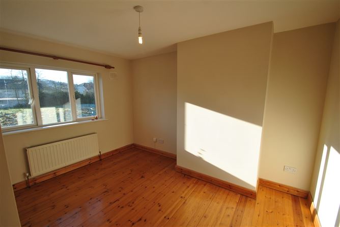 18 Rossmore, Roscrea, Co. Tipperary