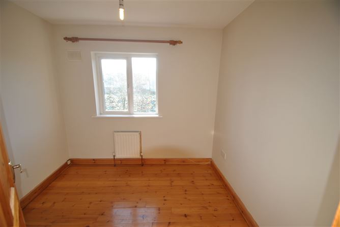 18 Rossmore, Roscrea, Co. Tipperary