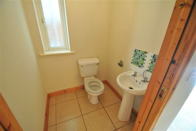 18 Rossmore, Roscrea, Co. Tipperary