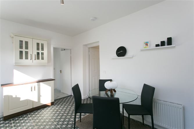 10 Glenamuck Cottages, Glenamuck Road, Carrickmines, Dublin 18