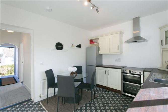 10 Glenamuck Cottages, Glenamuck Road, Carrickmines, Dublin 18