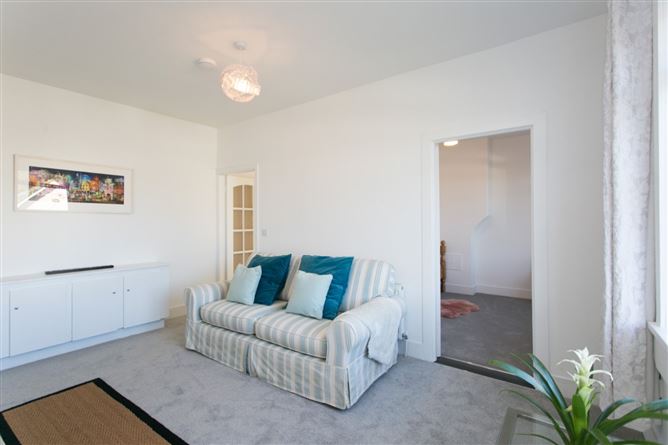 10 Glenamuck Cottages, Glenamuck Road, Carrickmines, Dublin 18