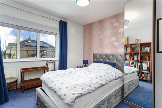 6 Tullyhall Crescent, Lucan, Co. Dublin