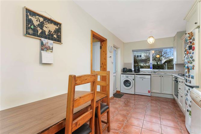 6 Tullyhall Crescent, Lucan, Co. Dublin