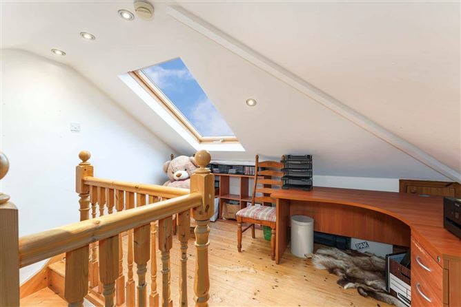 6 Tullyhall Crescent, Lucan, Co. Dublin