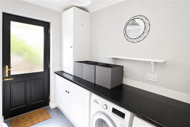 Photo 10 of 20 — 52 Castle Court, Carrick-on-Suir, Tipperary