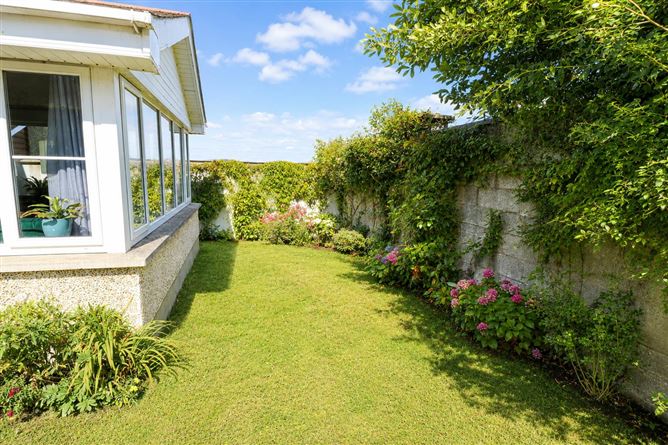 Photo 19 of 20 — 52 Castle Court, Carrick-on-Suir, Tipperary