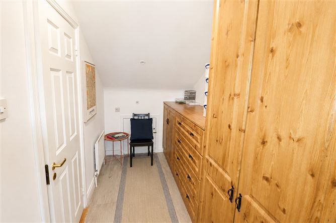 Photo 13 of 20 — 52 Castle Court, Carrick-on-Suir, Tipperary
