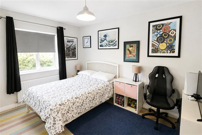 Photo 14 of 20 — 52 Castle Court, Carrick-on-Suir, Tipperary