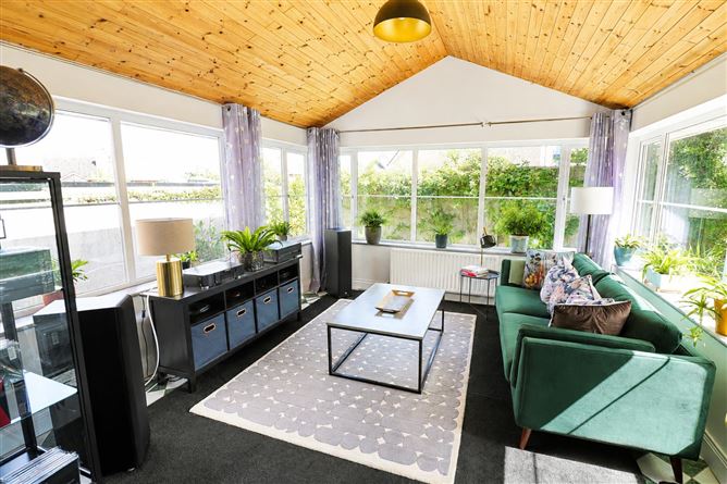 Photo 9 of 20 — 52 Castle Court, Carrick-on-Suir, Tipperary