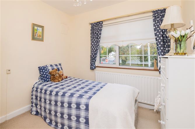 https://photos-a.propertyimages.ie/media/6/5/6/4886656/8d4b9002-34a0-468f-b531-065935461cd8_l.jpg