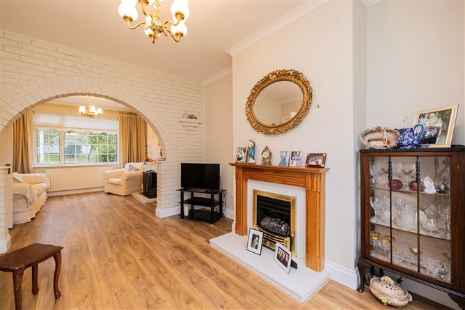 https://photos-a.propertyimages.ie/media/6/5/6/4886656/8d4b9002-34a0-468f-b531-065935461cd8_l.jpg