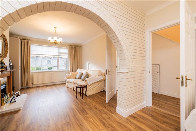 https://photos-a.propertyimages.ie/media/6/5/6/4886656/8d4b9002-34a0-468f-b531-065935461cd8_l.jpg
